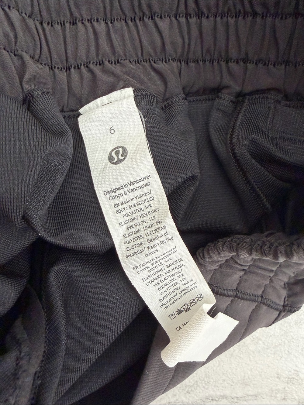LULULEMON Hotty Hot High Rise 2.5” Shorts - Picture 4 of 4